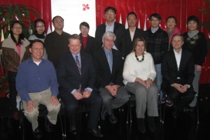 Personer, der var til stede ved lanceringen af ​​det kinesiske HC-netværk. Jeres ydmyge forfatter kan ses i forreste række.  